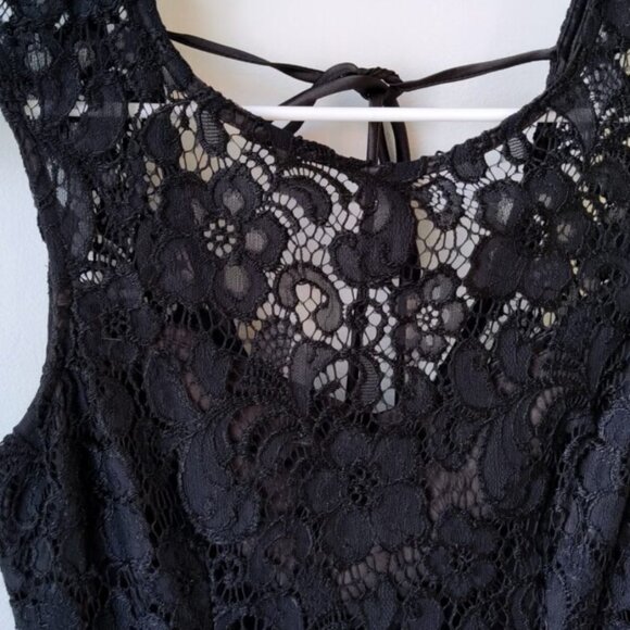 Le Château Black dress - Picture 2 of 4